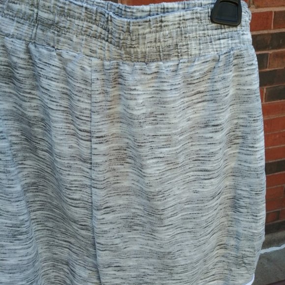 Shosho Maternity Shorts - Picture 3 of 3